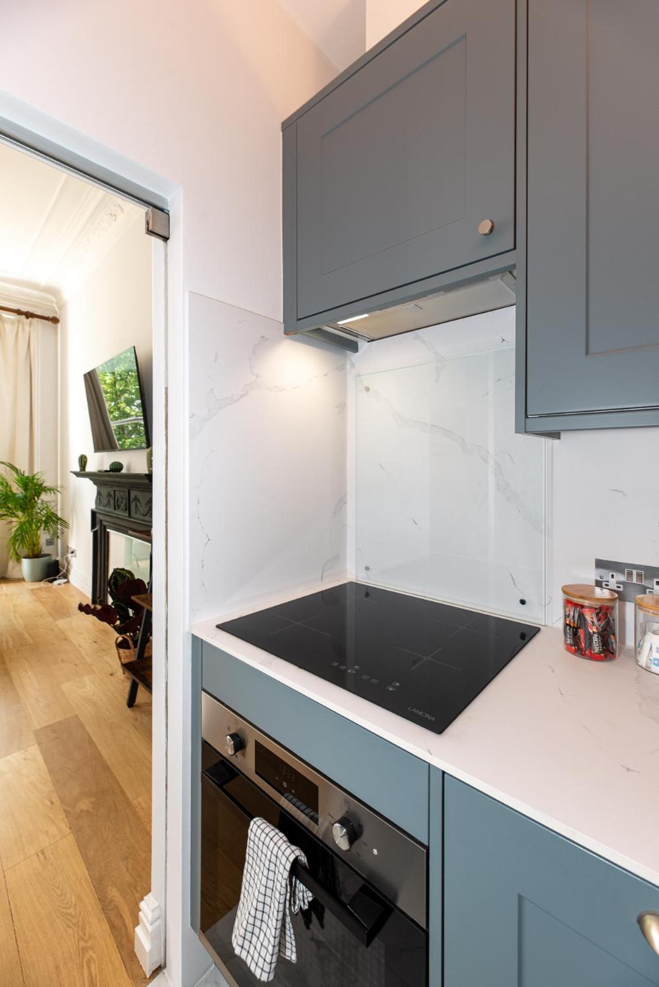 Апартаменты 2-bedroom Victorian In Kensington *