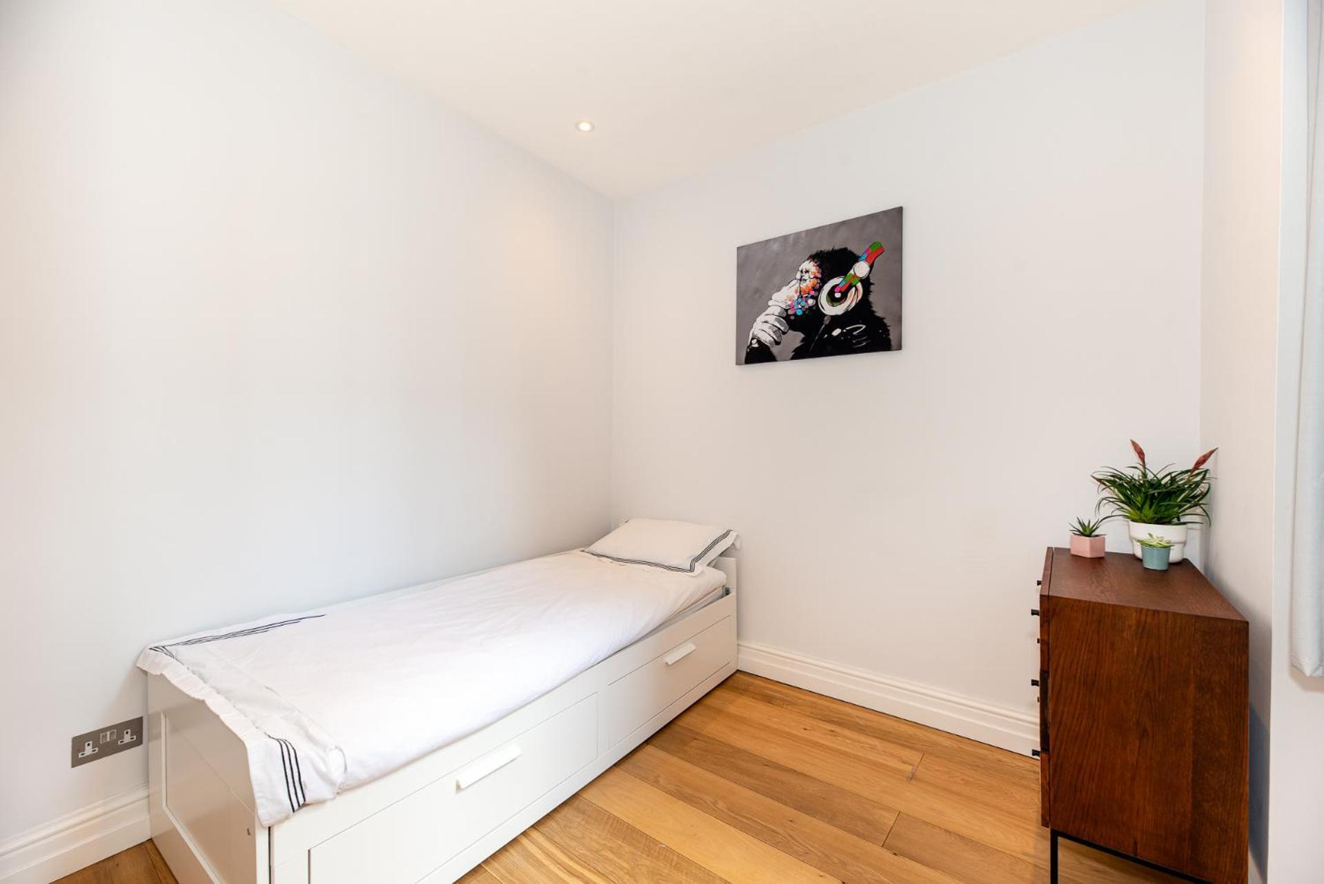 Апартаменты 2-bedroom Victorian In Kensington Лондон